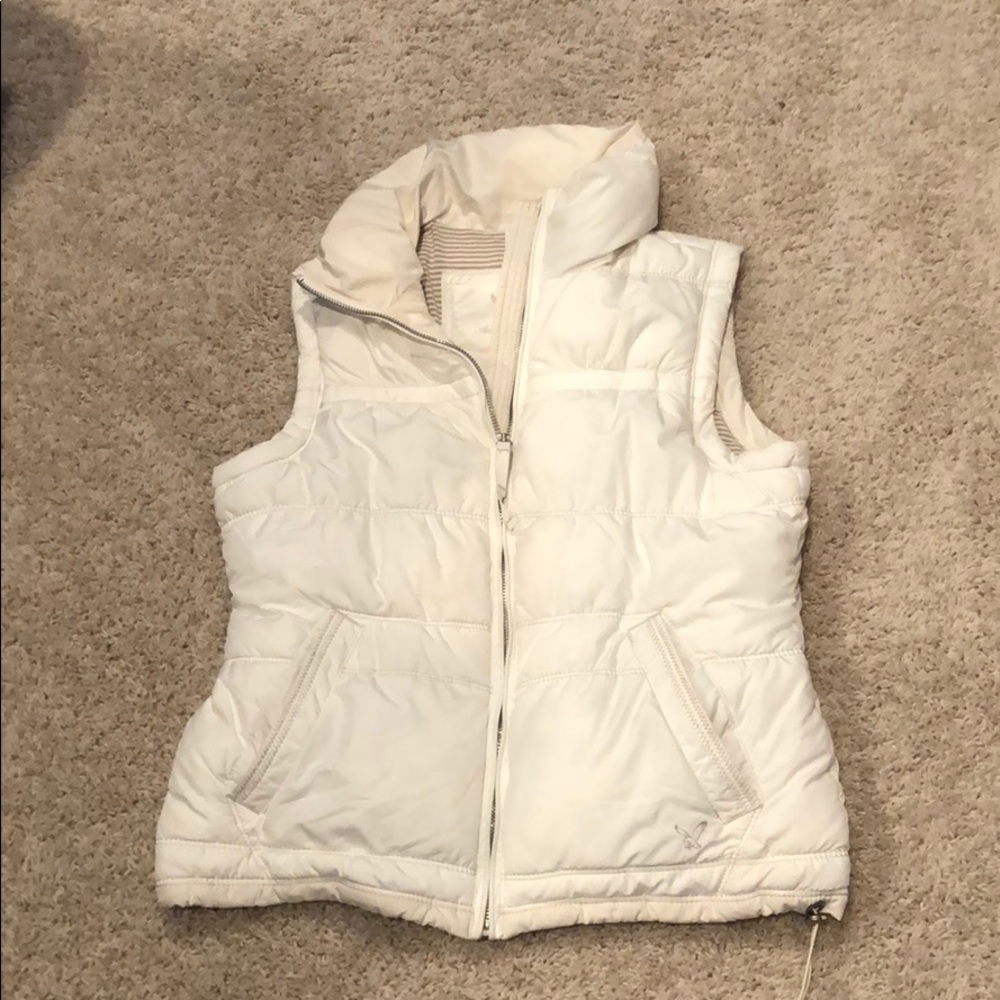 American Eagle Puffer Vest